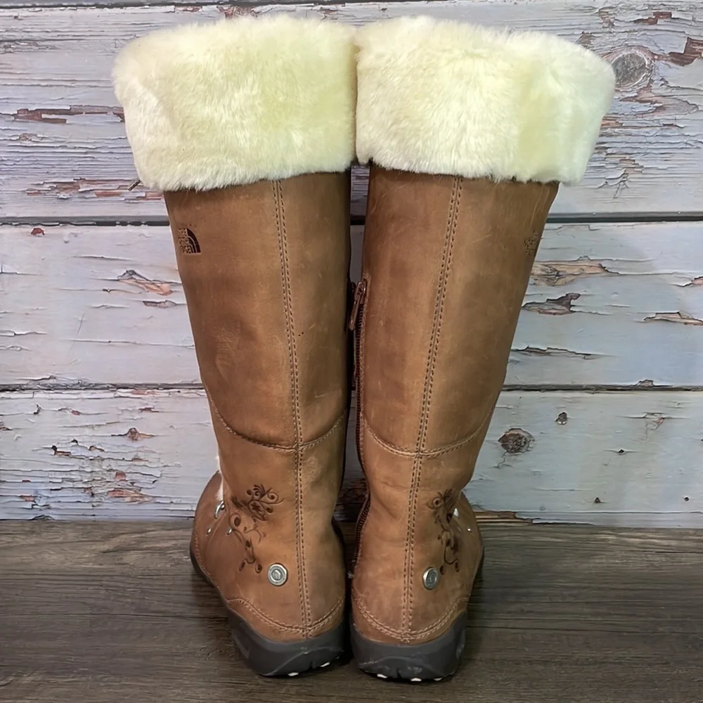 The North Face tall winter boots.​​ - Picture 7 of 12